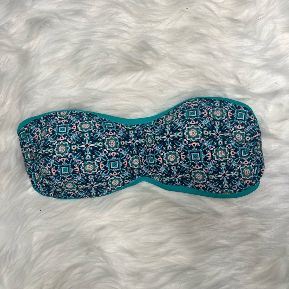 Strapless swim top